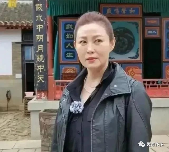 大家还认识照片中的这个女人是谁吗?怎么也不相信她就是王思懿?