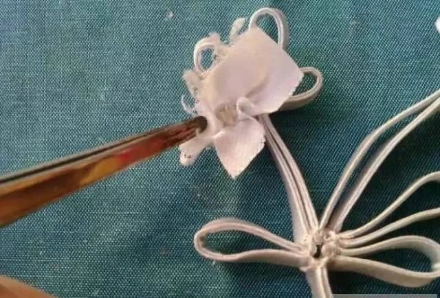 旗袍花扣的制作方法，方法简单容易操作