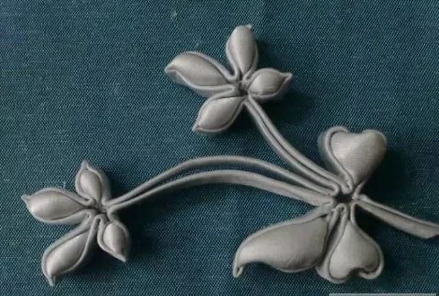 旗袍花扣的制作方法，方法简单容易操作
