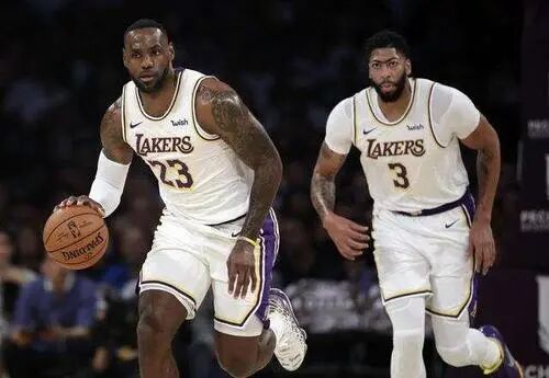 詹皇正面回应末节爆发！一语该让欧文KD汗颜，只要他想就是王者