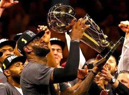 篮球界巨星，勒布朗詹姆斯生涯主要成就一览！