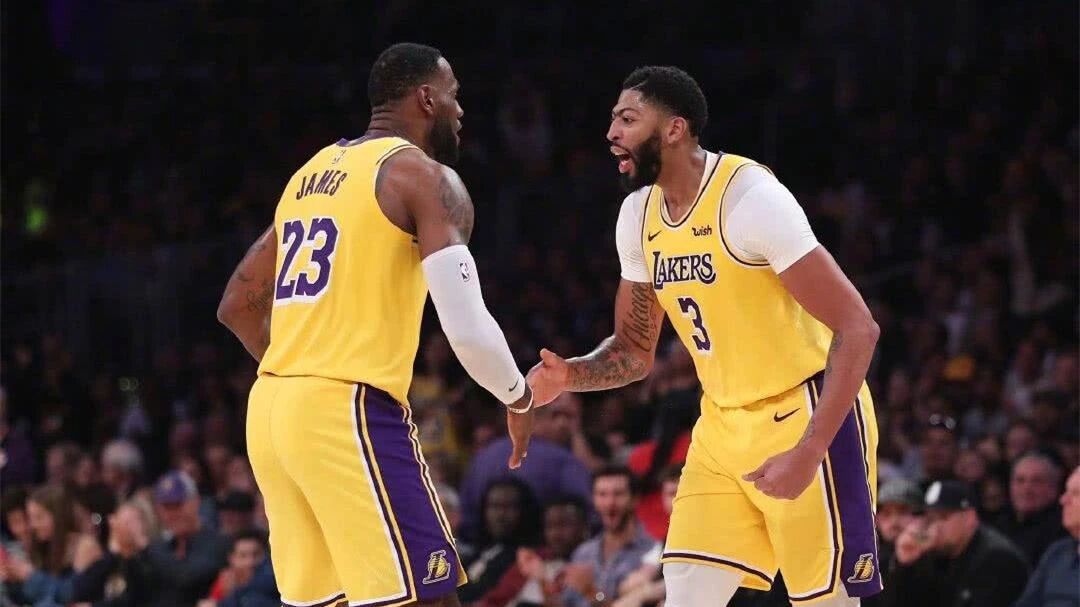 詹姆斯：以后的比赛我会放弃个人荣誉，帮助浓眉拿下FMVP