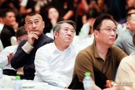 马云：企业家应该投入这场脱贫战役 尽到社会责任