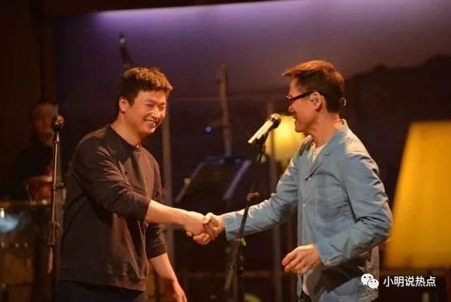 罗大佑演唱会,嘉宾请来了李志,网友:凭实力追星,李志可以的!