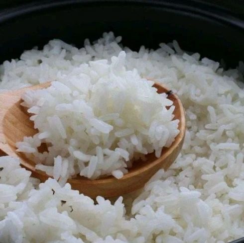 为啥饭店的米饭好吃？3个技巧是关键，煮出来颗粒分明，香软可口