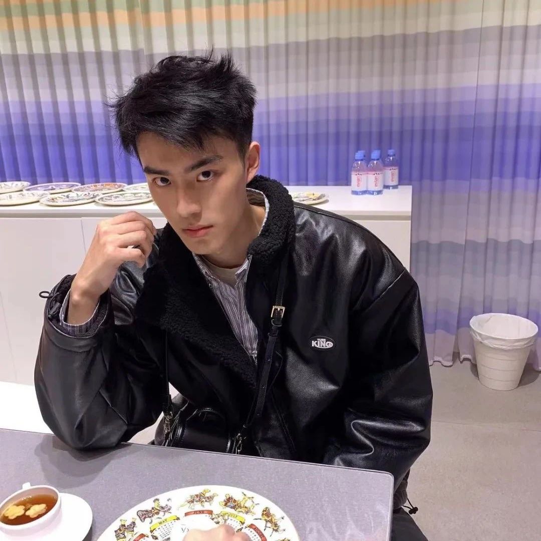 过年回家怎么穿！看看这些男生如何过冬