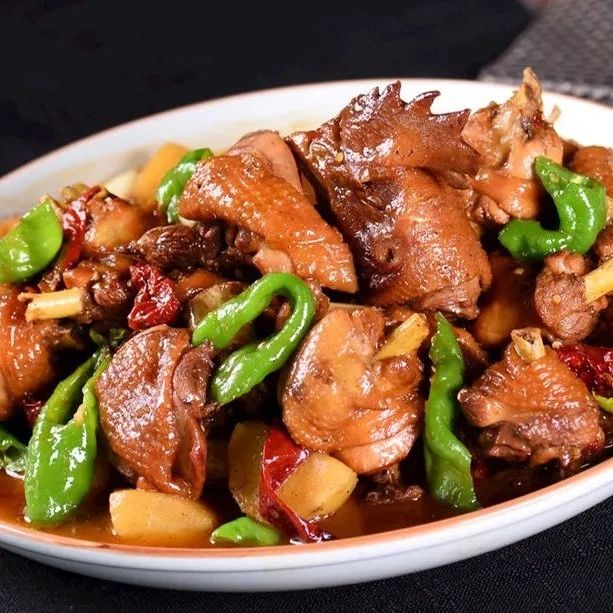 新疆的美景很远，但美食很近，快来过把瘾