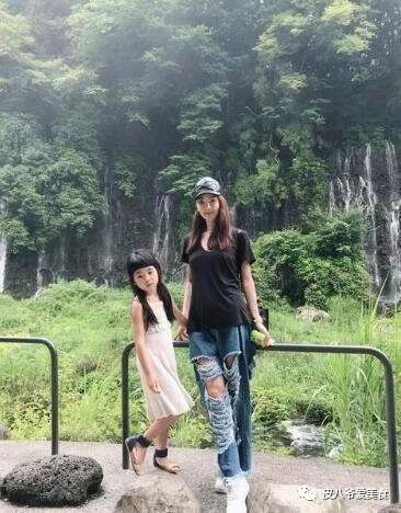 曹格女儿曾被称“最丑星二代”,如今8岁的她美的不像话