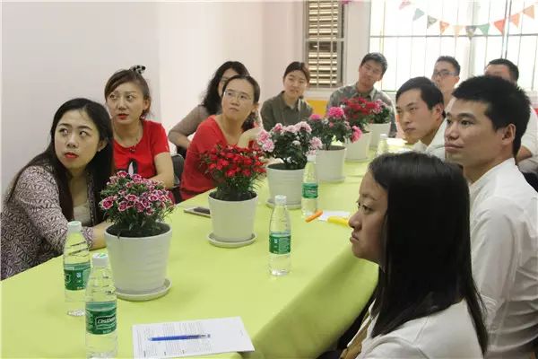 瑞德特外教漫談同為禮儀，中美大不同