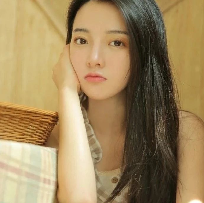 搞笑GIF：我就想试试最快能转多快，村里的旋风小王子来了