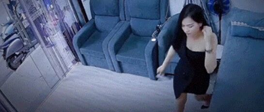 发廊改卖猪肉，生意难做啊！