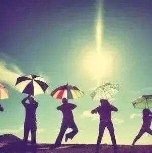 与狼成狼， 与猪成猪。