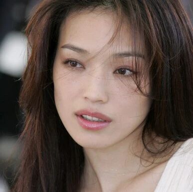 原形毕露：揭秘娱乐圈出道前曾做过“小姐”的7大女明星