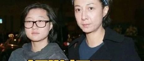 成龙女儿割腕自杀,亲生母亲失控大骂:不是你死,就是我死!