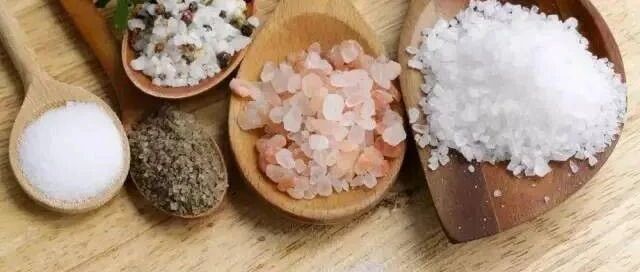 41岁女子脑梗，不幸离世，医生：这1味调料天天吃，血管不堵才怪