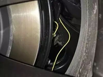 车窗突然变干净？别不当回事，赶紧打110