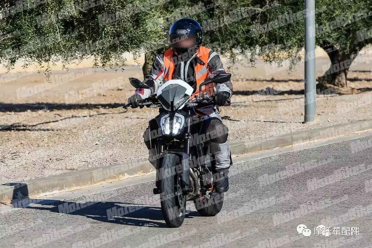                         KTM玩雙缸，790 Duke 車身已全部完成，進入最后測試階段