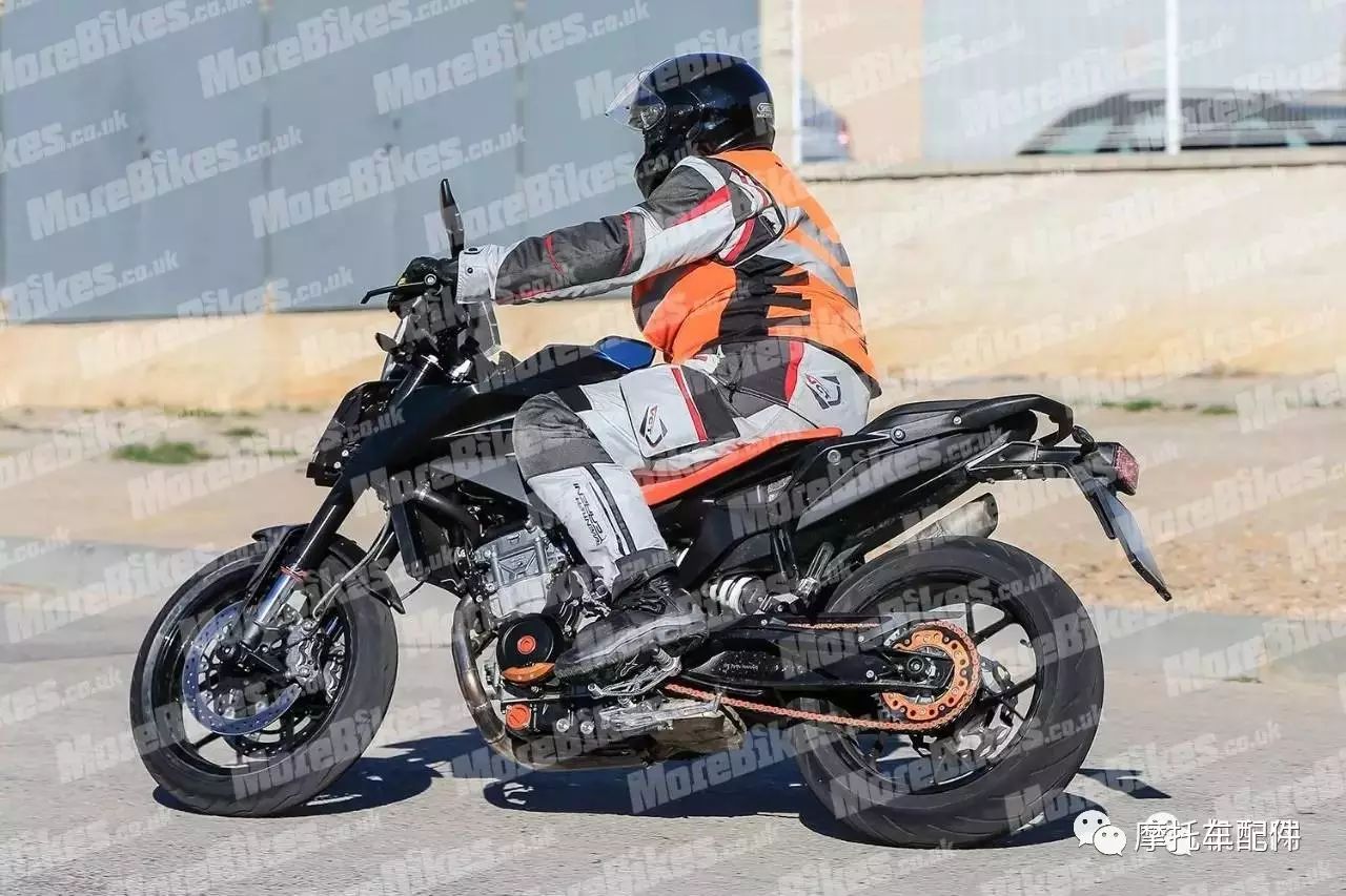                         KTM玩雙缸，790 Duke 車身已全部完成，進入最后測試階段
