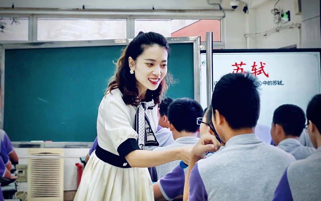 【湿地课堂】杨静：同赏七色花，共读经典文
