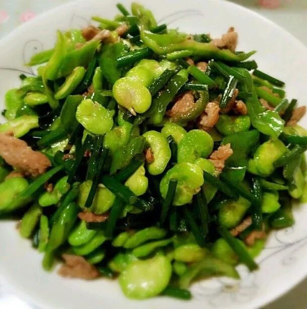 少喝骨头汤，多吃这菜，新鲜可口，补钙质身体好，是春天不可缺少的美食