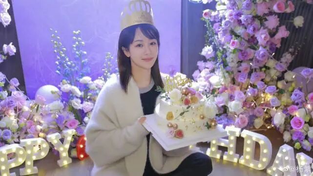 张一山深夜发文表白杨紫：爱你如初雪！杨紫百字回应太可爱