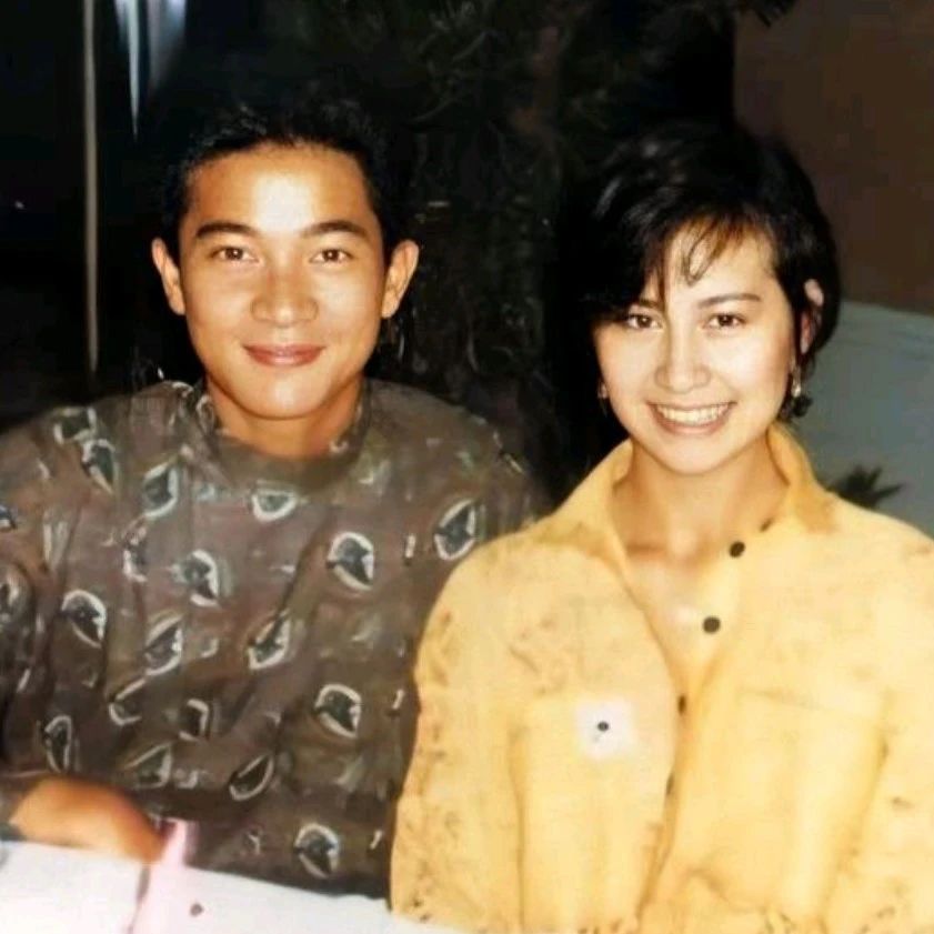 这场香港乐坛巨星和赌王千金的绝世虐恋，40年后无数人依旧意难平…