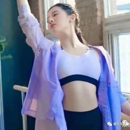 刘亦菲拍运动装广告有多美?穿露脐背心翩翩起舞,气质不输舞者