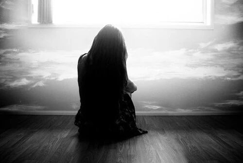 婚姻法规定：男方出轨，女方掌握3大证据，可要求对方净身出户