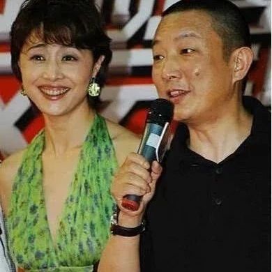 20岁走红,她名气不输巩俐,经历三次婚姻,被小宋佳抢走老公