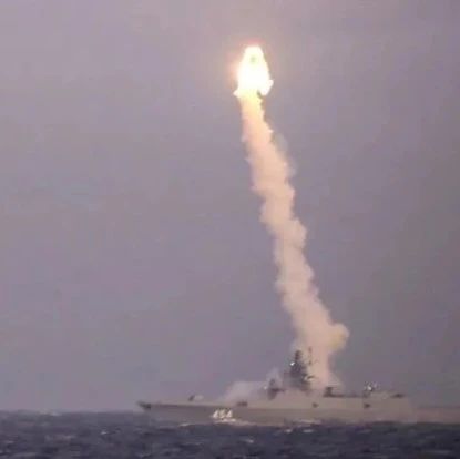 俄罗斯国防部：“锆石”高超音速导弹首次潜射成功