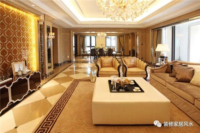 客厅阳台有一物，运势受压，财运受损，难以出头！