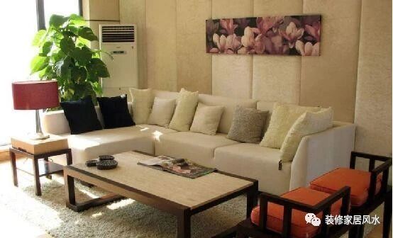 有钱人从不这样放沙发，很多人做错了还不改，难怪越来越穷！