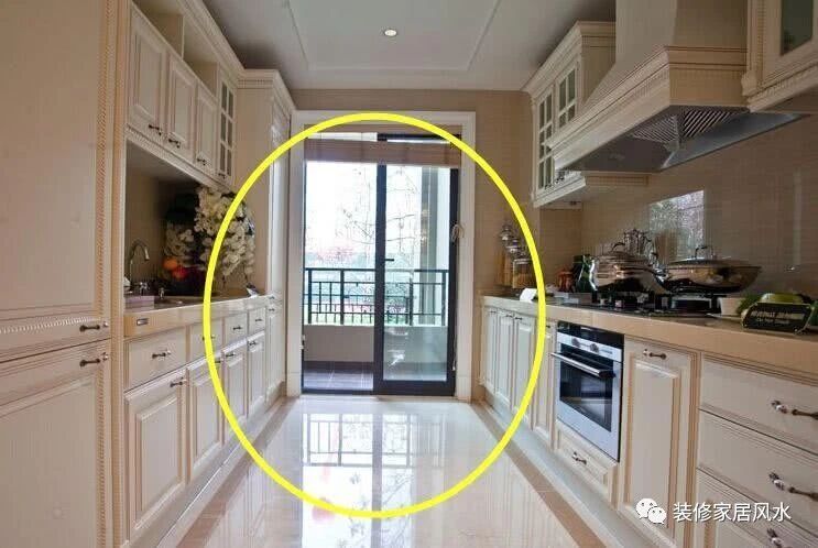 风水大师：厨房万万不能这样装，再富也能穷三代，这是风水大忌！