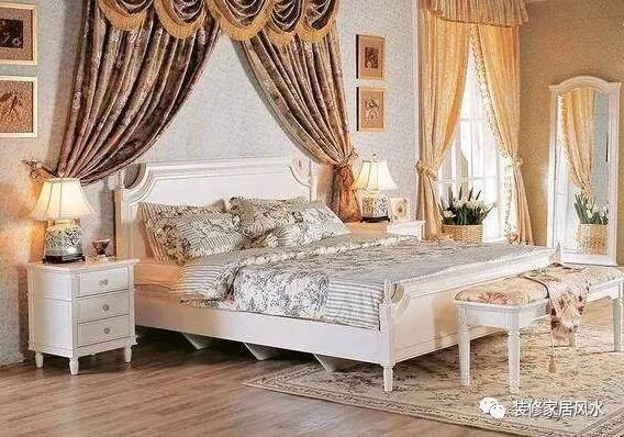 越来越多人家里不摆床头柜了，师傅都点头夸好，难怪越住越富裕！