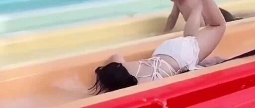 女生滑水原来还能这样刹车啊