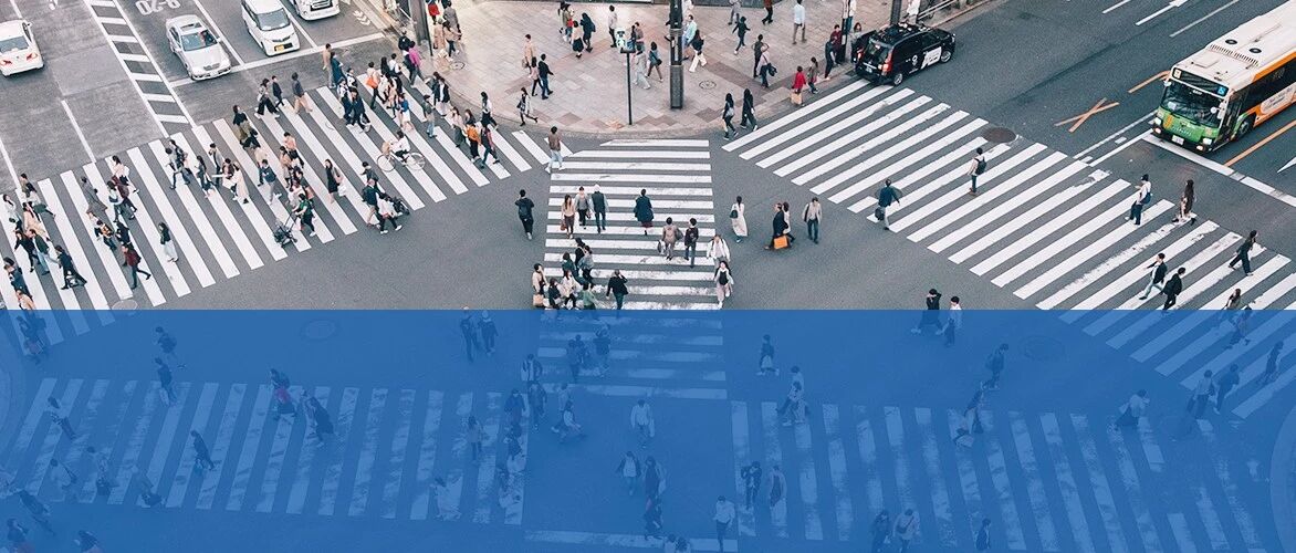 人行横道前“礼让行人”，为什么还被罚200扣3分？