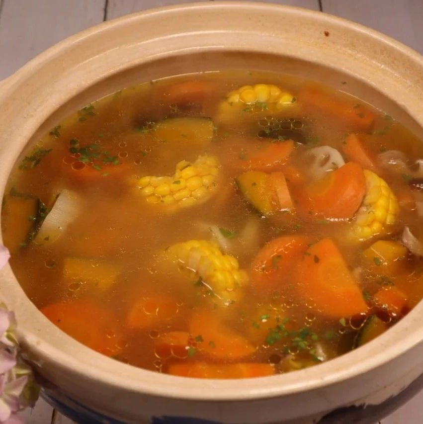 香菇玉米蔬素汤，没有排骨照样香