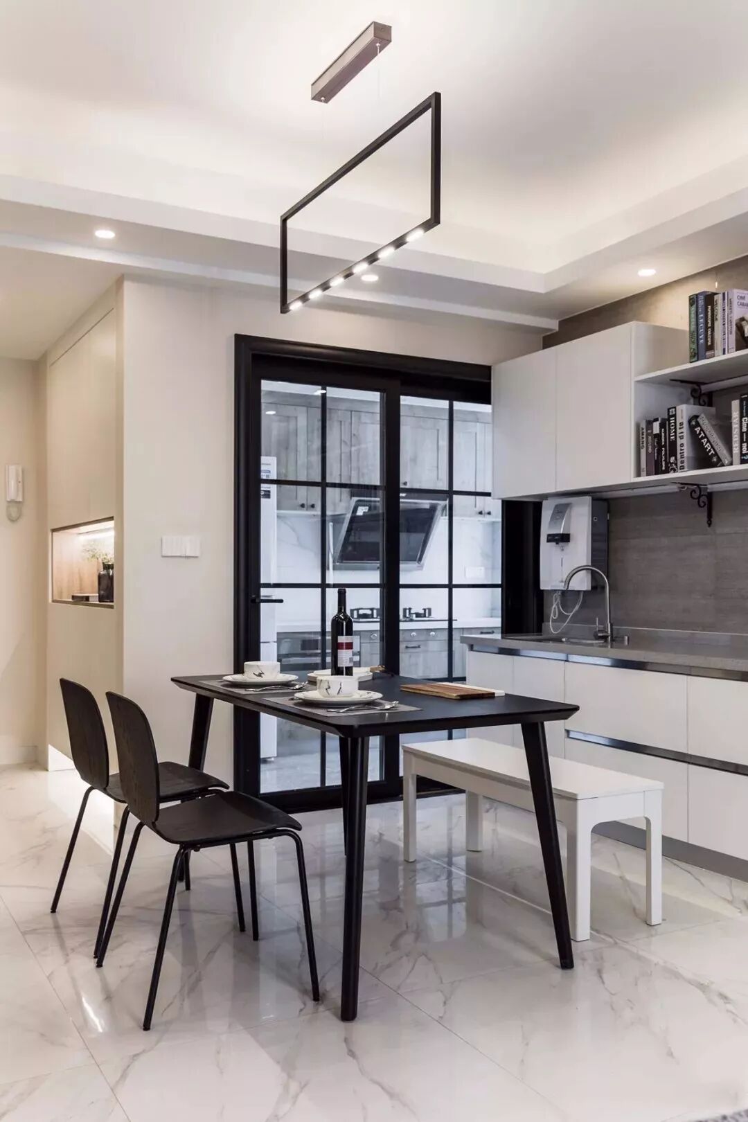 102平的现代简约三居室