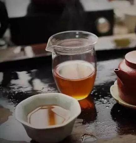 爱喝黑茶，一眼就看得出