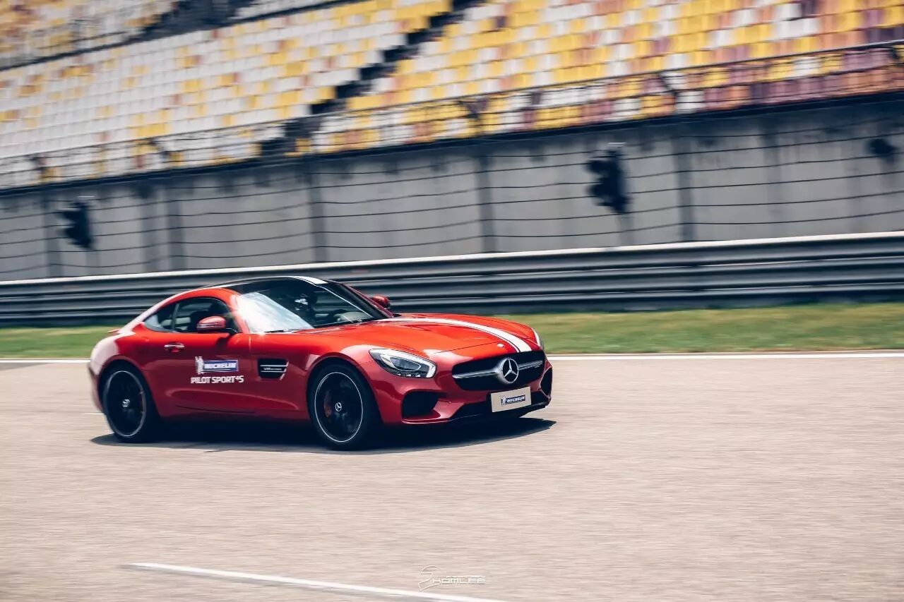 有性能就够了，可偏偏还是高颜值丨试米其林Pilot Sport新品