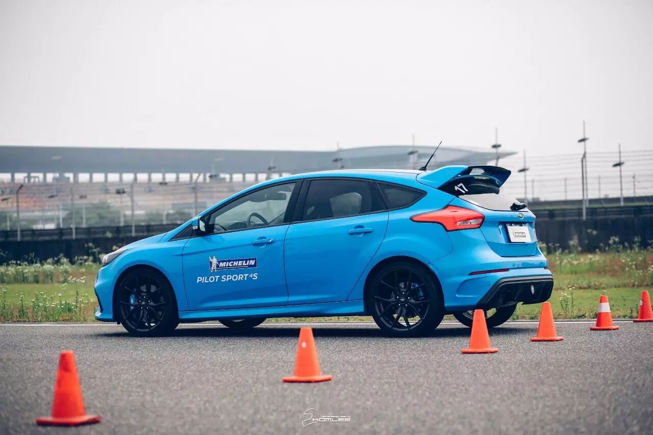 有性能就够了，可偏偏还是高颜值丨试米其林Pilot Sport新品