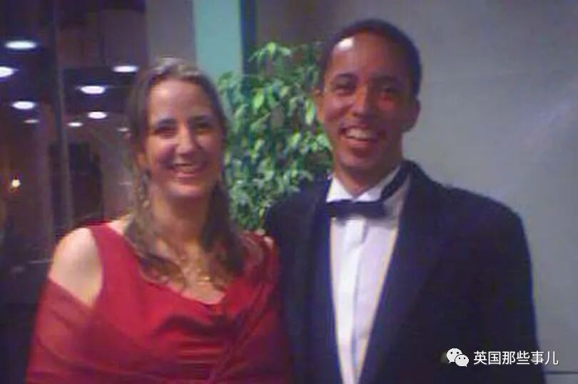 她和CIA特工结婚生娃，没想到人家居然有2个老婆、5个未婚妻、13个娃（组图） - 1