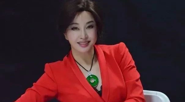 刘晓庆自爆不生孩子的理由太奇葩!12亿翡翠留给谁?
