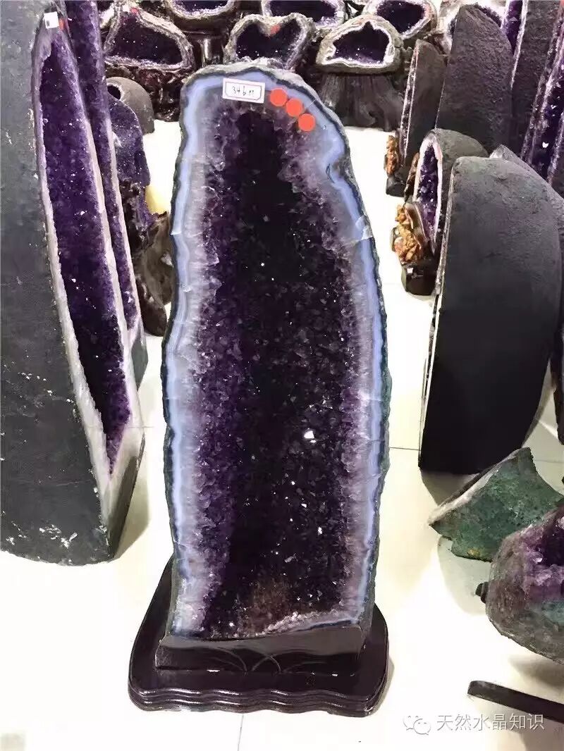 为什么你经常听到玛瑙边水晶洞？玛瑙边是怎么形成的？