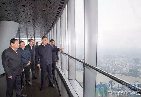 习近平登上中国第一高楼俯瞰上海城市风貌
