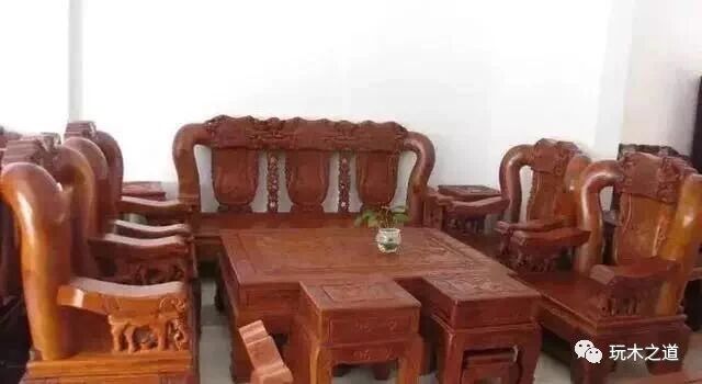 水满则溢，小户型可中式家具做点缀