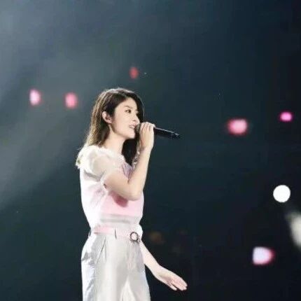 出身显赫又嫁入豪门，身家几十亿的她，不愧是现实版千颂伊！