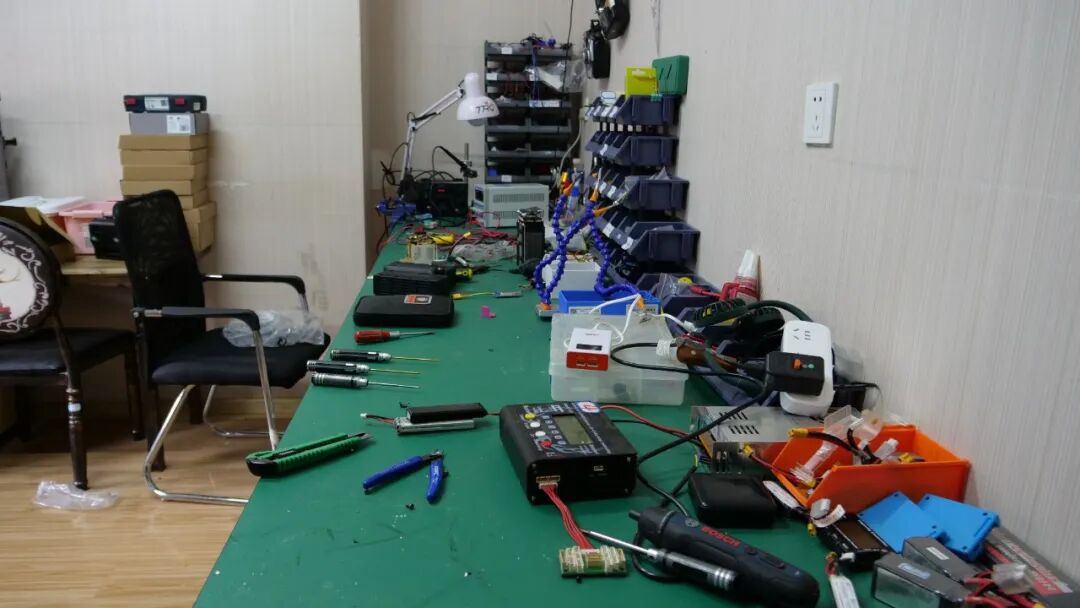 服务涵盖昆明无人机培训、昆明保安服务、昆明物业服务、昆明宠物医疗美容、昆明职业技能培训服务、昆明广告策划、昆明安防监控。