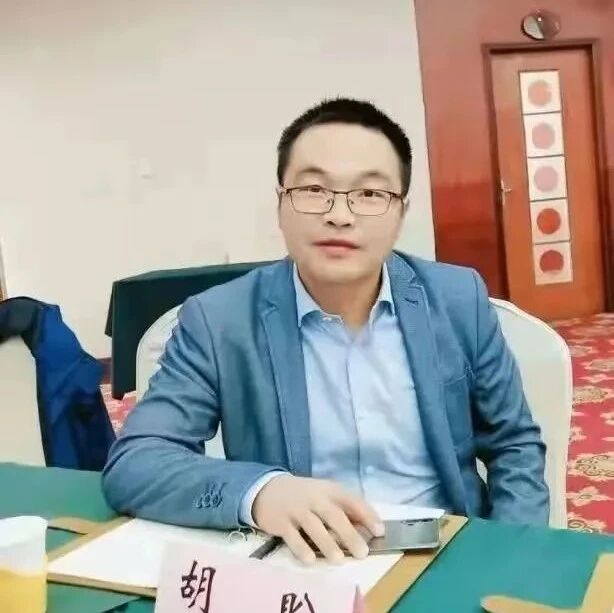 【青春语文·胡盼专栏】理想需现实 现实要理想——关于一道作文题的思考
