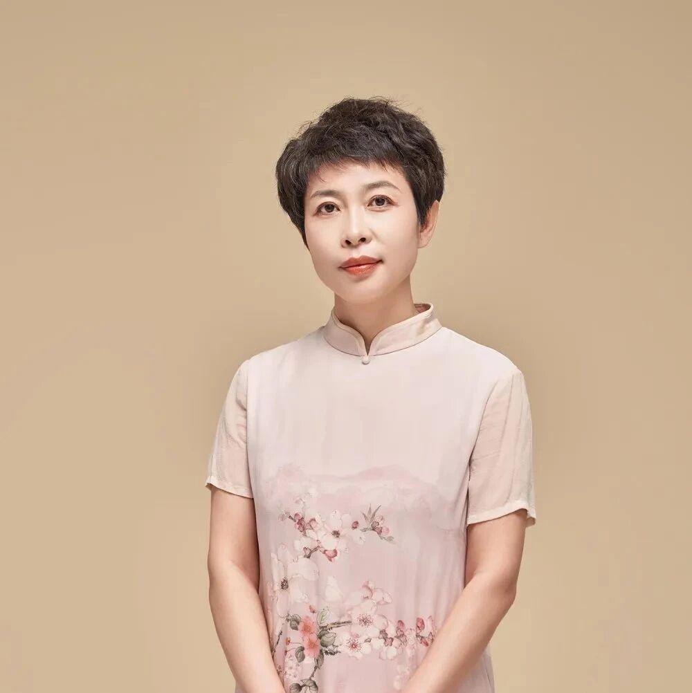 【青春语文·吴凤云整本书阅读研究】吴凤云：家校共读架沟通之桥，读写结合奏心灵之音